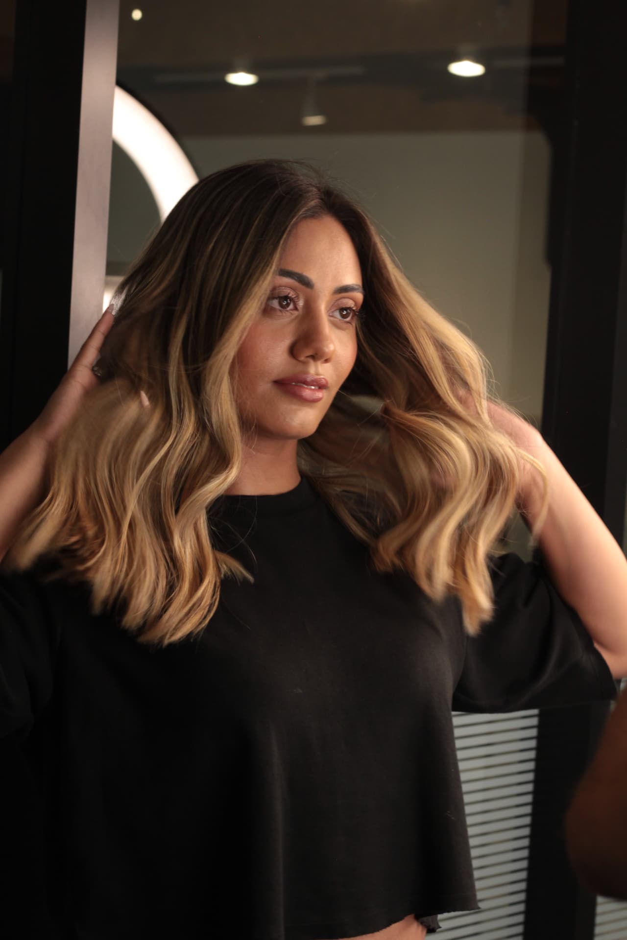 Loiro dourado longo com ondas largas